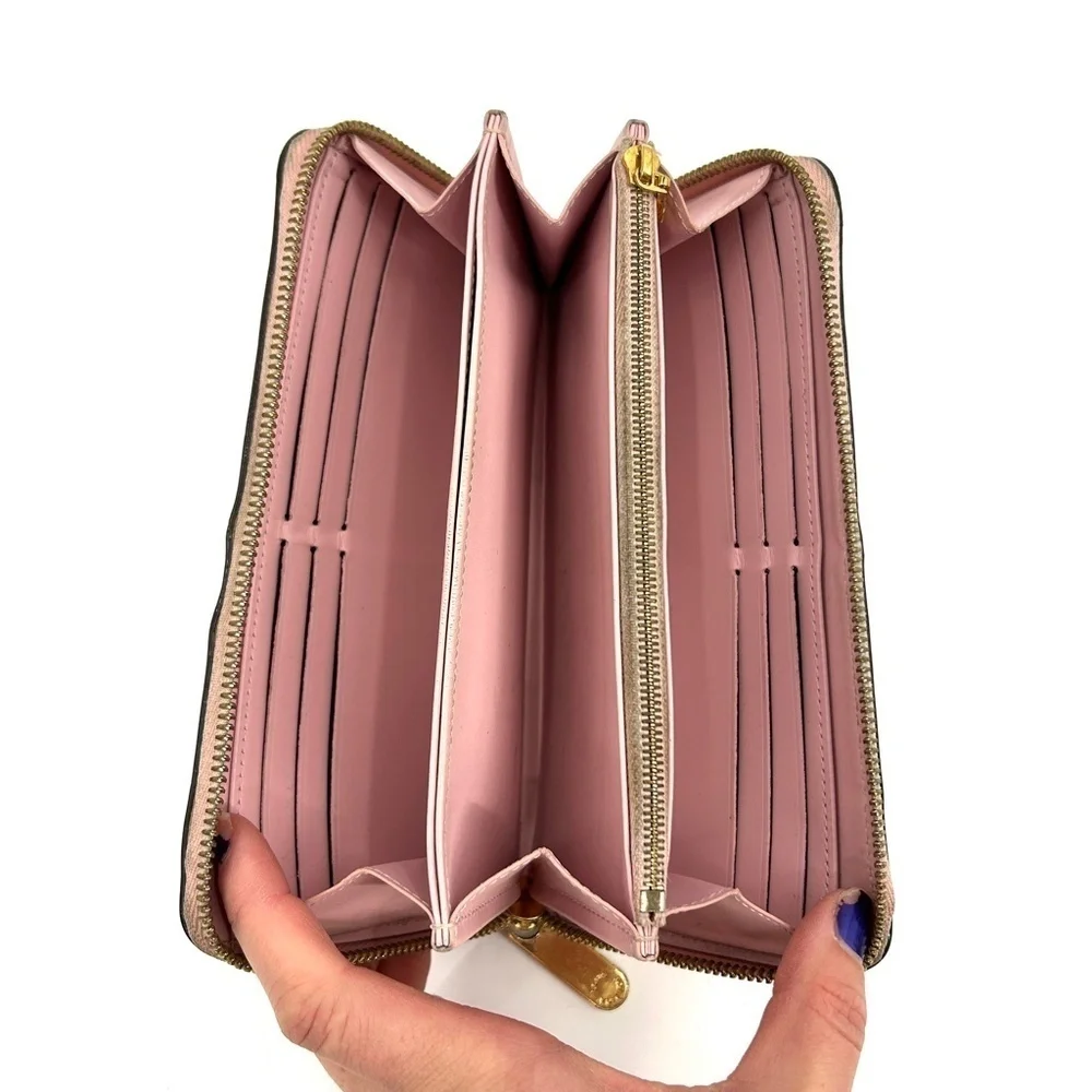 LOUIS VUITTON Light Pink Vernis Monogram Patent Leather Shiny Zippy Wallet